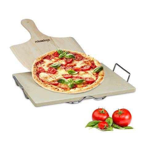 pizzalapát, pizzakő és kényelmi eszközök