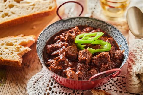 Őzpörkölt hozzávalói vizuális ábrázolása