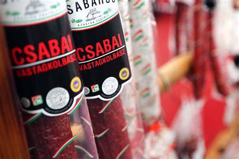 Csabai kolbász piac látképe és kapu