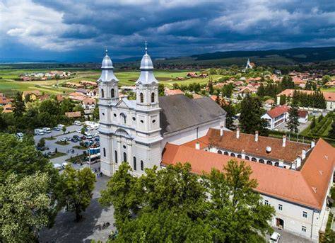 kegytemplom és oltárkép ábrája
