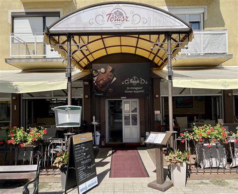 Catch Burger étterem belső tér és terasz