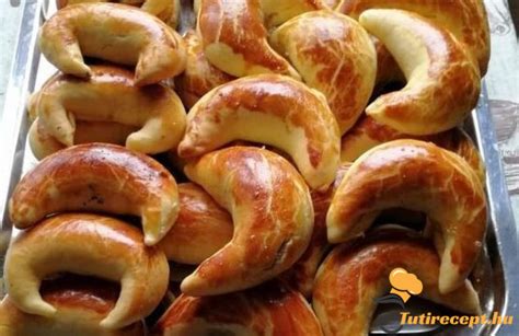illatban gazdag olasz kifli sütőgőz
