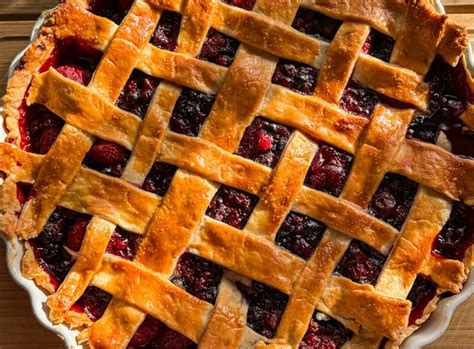 gyümölcsös pite habos tetejével