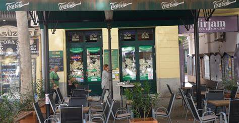 Kornélia Grill & Bar Békéscsaba belső dizájn fotó