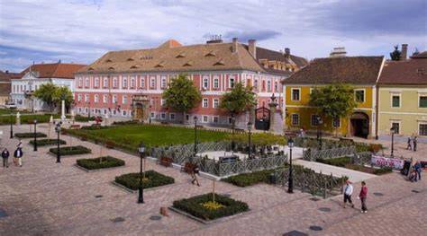 Váci főtér közelsége a FARM Burgerrel