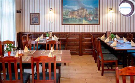 coral pizzeria gödöllő étterem belső tér és hálózat