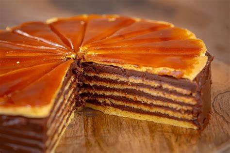 torta felépítése és rétegzése infografika