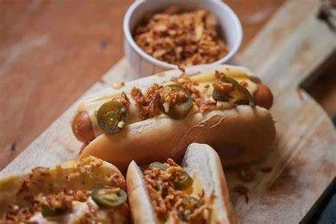 Hot dog közelkép pirított hagymával
