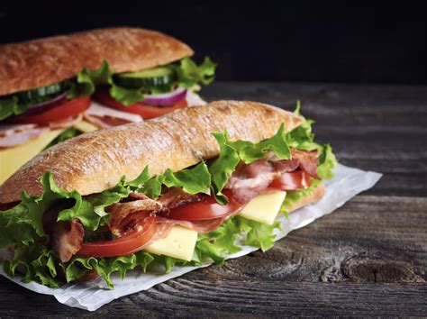 szendvicsek változatos töltelékeinek vizuális áttekintése