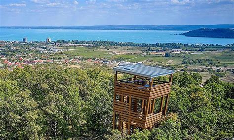 Balatonfüredi terasz és gesztenyefák
