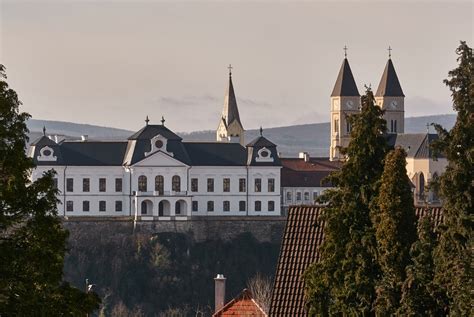 Álomjelentések vizuális ábrázolása a régi Álmoskönyvben