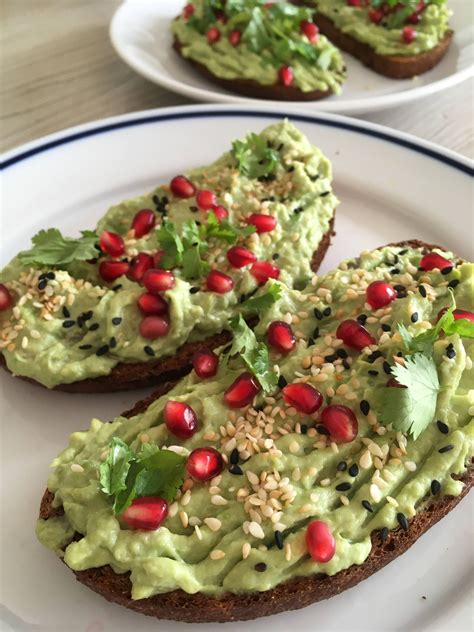 Afrikai jellegű ábra a vegán francias toast összetevőiről