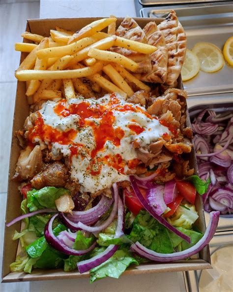 Gyros és hamburgerek kínálat vizuális bemutatása